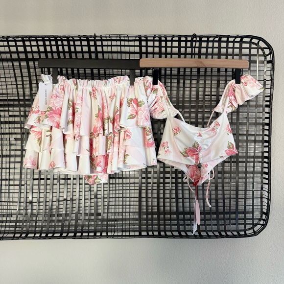 Selkie The Ruffle Bikini Top and bottom - Picture 2 of 9